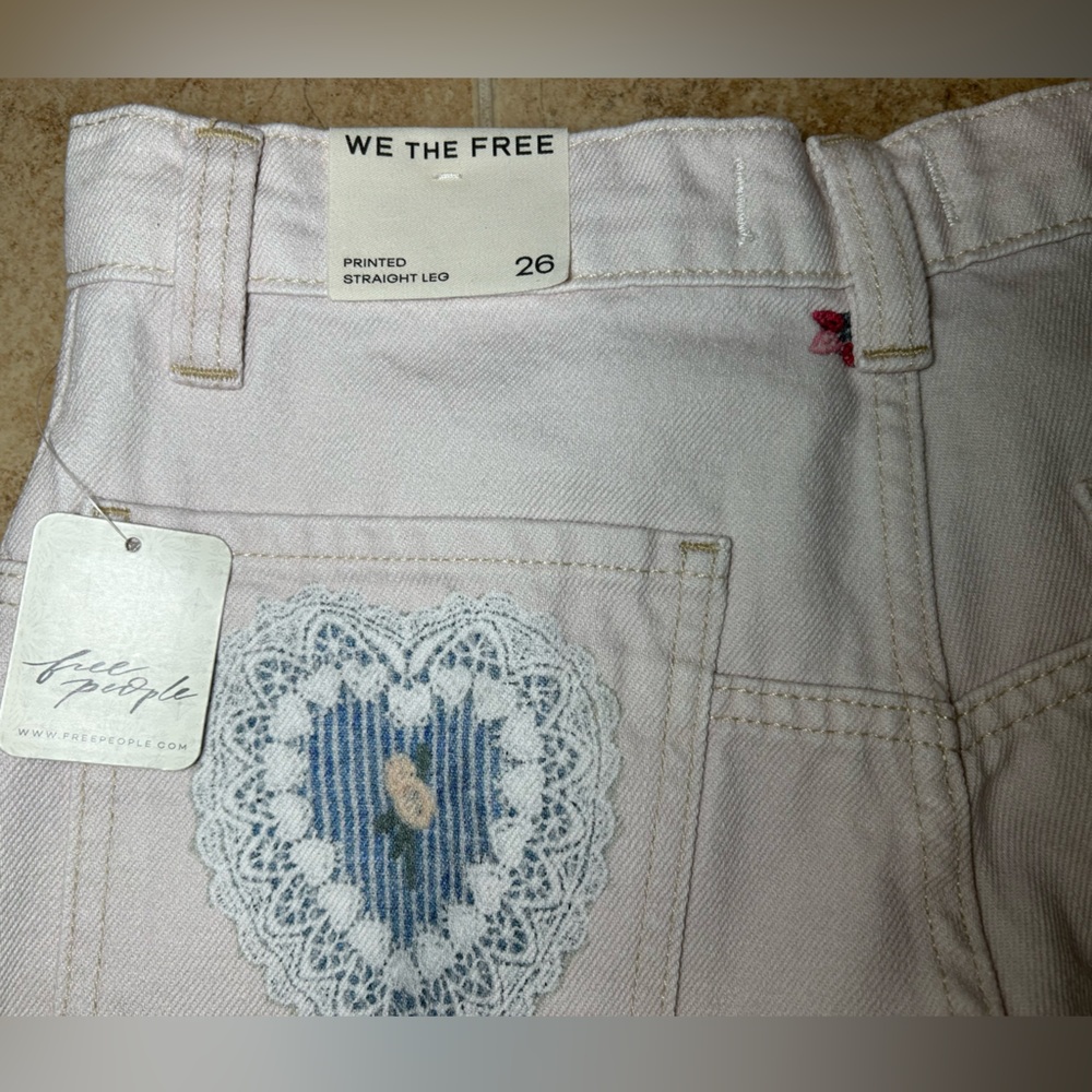 NWT🌷We The Free Illusion Printed Straight Leg Jeans - Size 28 - Picture 3 of 16